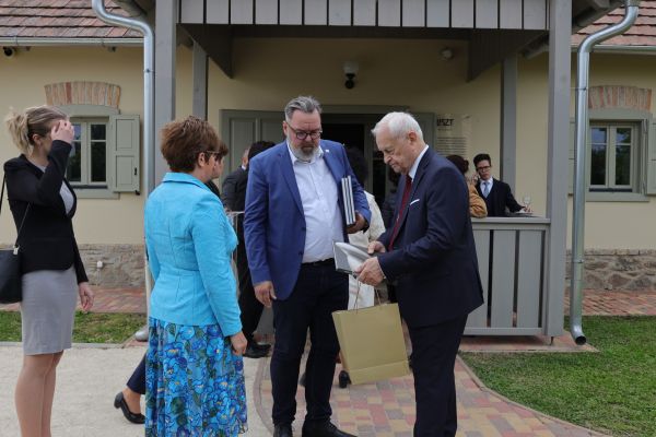 szucs-galeria-240503-str-128jpgAF33C491-8A16-F959-6E3E-9A871792D836.jpg