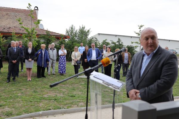 szucs-galeria-240503-str-36F656C7A2-DAA7-F63D-8AF1-B6DB2F888E72.jpg