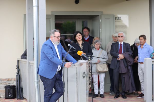 szucs-galeria-240503-str-503C412252-3E9E-4801-8D2D-9E7AC01FE55E.jpg