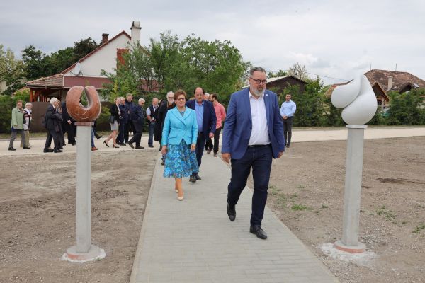 szucs-galeria-240503-str-82jpg4B123C32-9FB9-97A3-7408-A8B4D93ADAB6.jpg