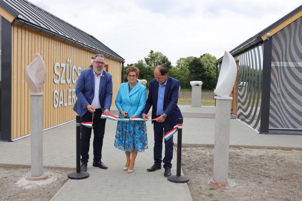 szucs-galeria-240503-str-91jpg2B15CD9A-CC1A-AF43-D73C-65A1861ED92F.jpg