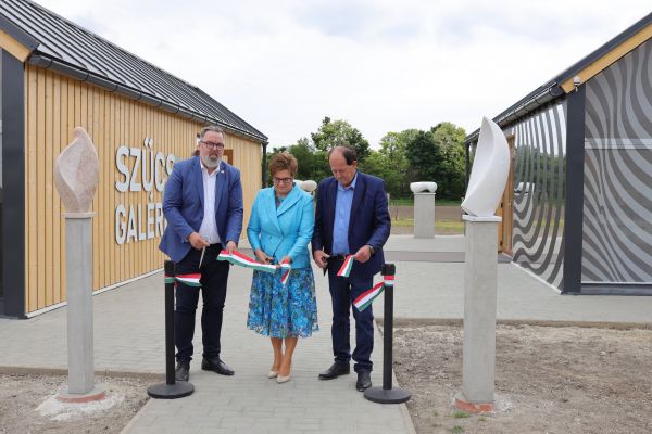 szucs-galeria-240503-str-92jpg001A652B-22F9-5364-AED8-D2C6D81D653A.jpg