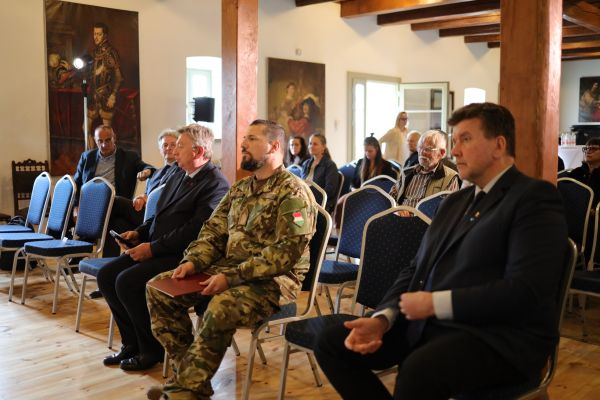 hazaert-konferencia-240503-str-5jpgE8D4F870-2195-DBF3-B39A-F27255E19981.jpg